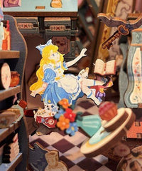 Book Nook - Alice in Wonderland