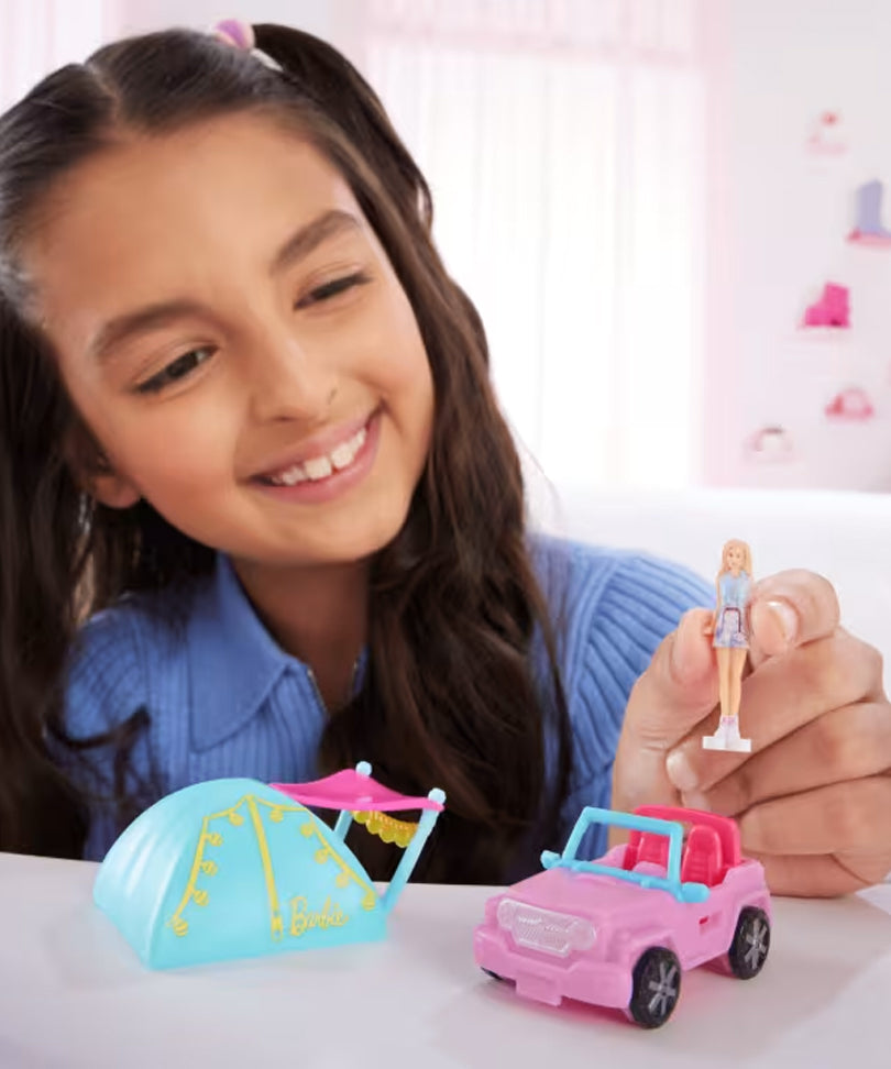 Mini Barbieland - Set con Veicolo e Bambola da 3,8 Cm, Suv Cambia Colore e Tenda
