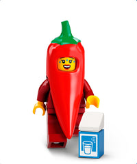 Ragazza in costume da peperoncino
