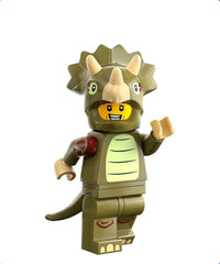 Fan in costume da triceratopo