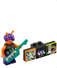 Alien Keytarist