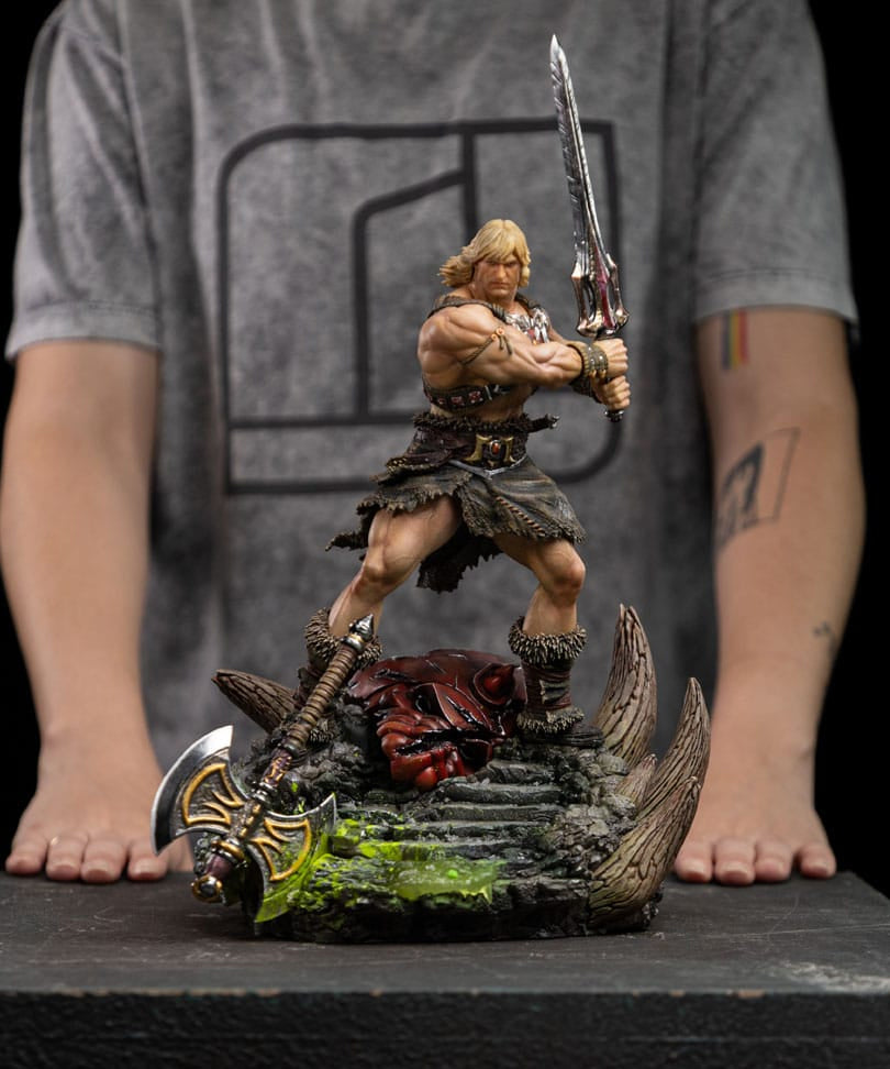 Masters of the Universe Deluxe Art Scale Statue 1/10 He-Man Unleashed 34 cm