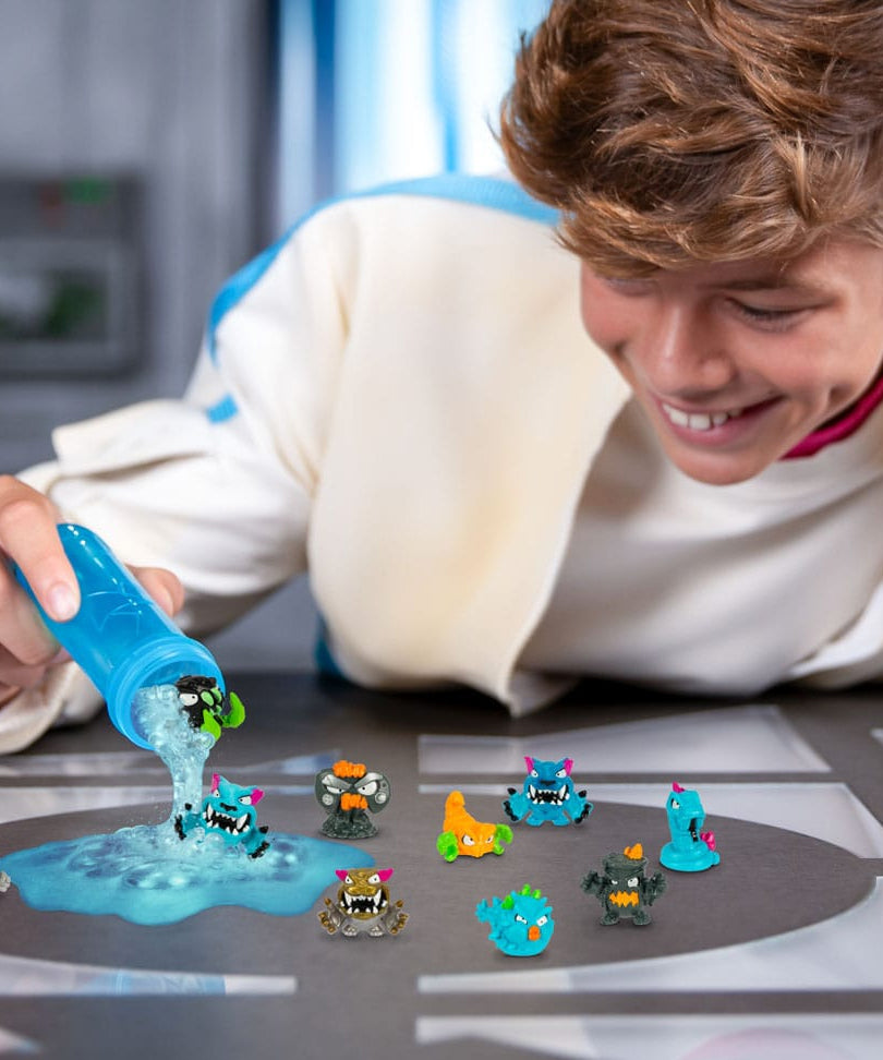 Mr. Beast Lab Swarms Figures 12-Pack 3 cm