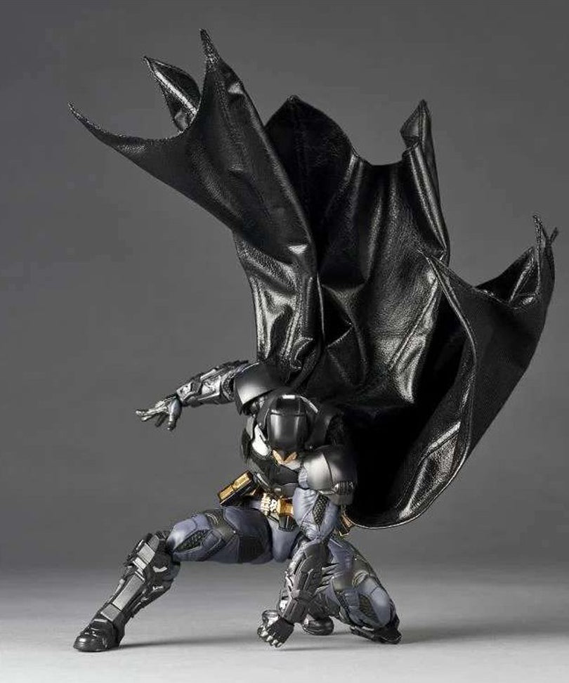 Revoltech A.Y. Dc Comics Batman Arkham Knight Action Figure